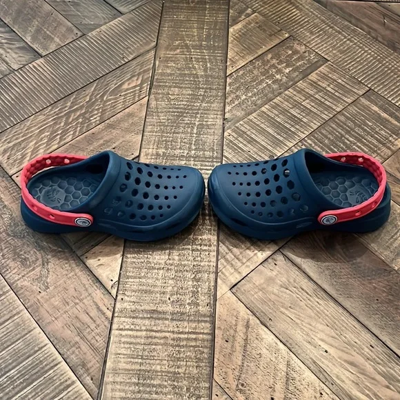 Joy Bee 🐝 Toddler Crocs size 10/11 - Picture 2 of 10